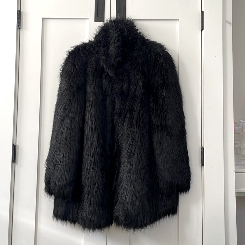 DONNA KAREN 70’s Vibe BLACK BOXY FAUX FUR